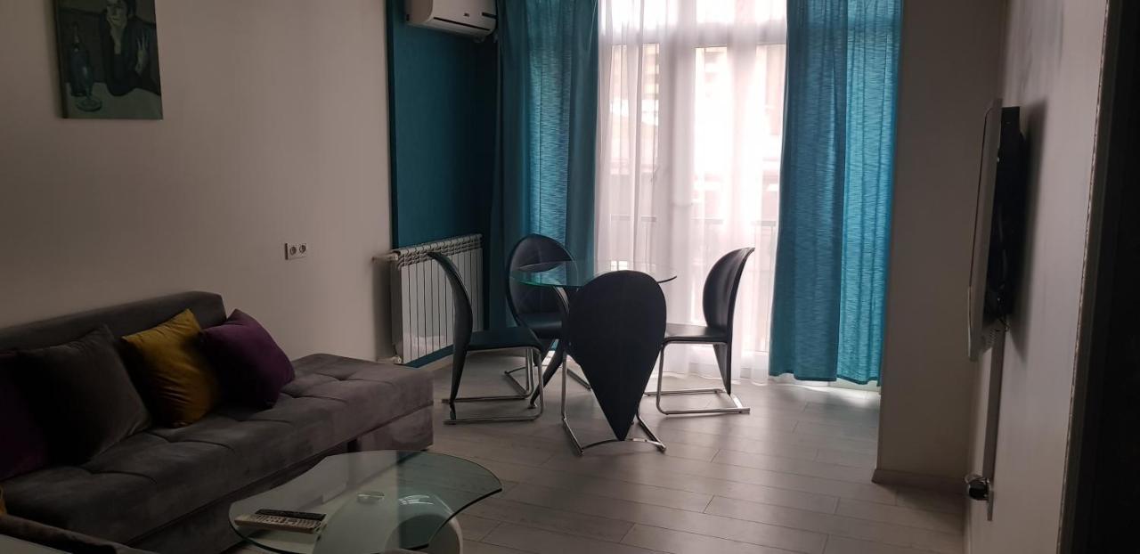 Beautiful Apartment Located In Pushkin Street Γιερεβάν Εξωτερικό φωτογραφία